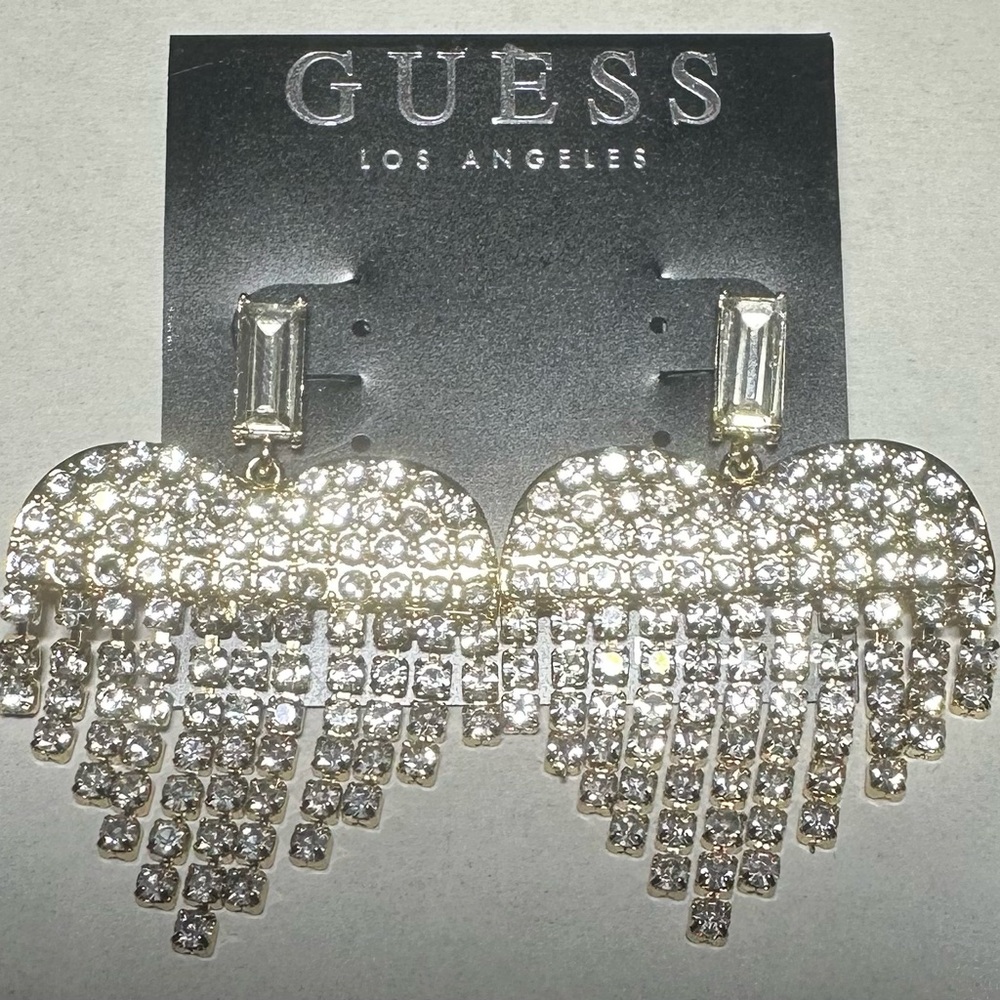 💛💎NWT GUESS Gold Tone Crystal Heart Dangle Statement Earrings Chandelier Sparkle - Picture 3 of 16